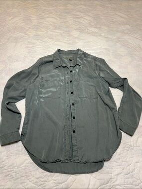Universal Thread Men's Casual Button-Down in Olive Gray